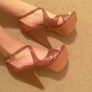 Jessica Simpson platform heels 8.5